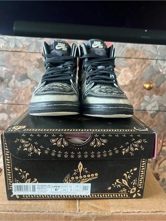 Jordan High-Top Sneakers “Dia De Los Muertos” Limited Edition 6.5M