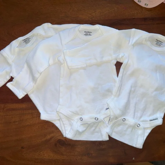 Gerber Soft White‎ Baby Onesie