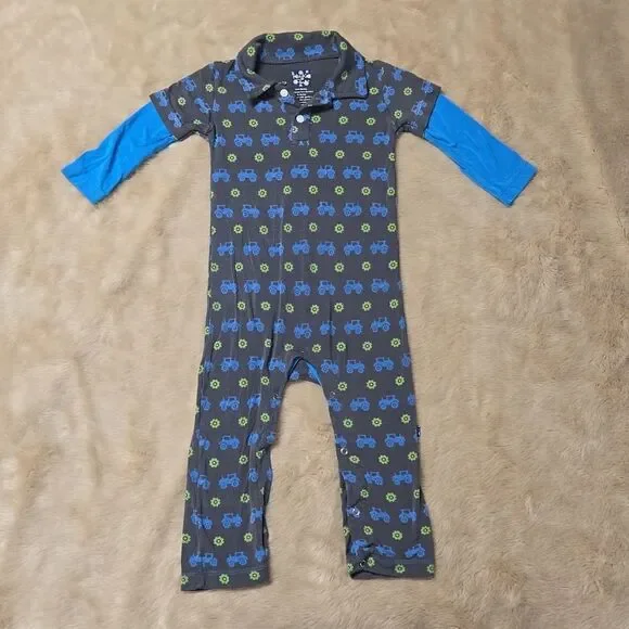 KICKEE PANTS CHARCOAL WITH TRACTORS AND TIRES ROMPER, SIZE 18-24 MONTHS