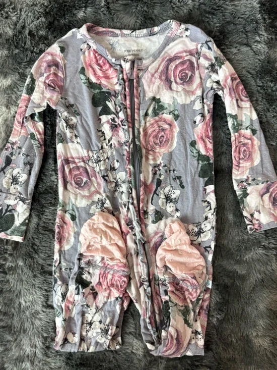 Posh Peanut Floral Zip-Up Onesie Pajamas in Pink and Gray