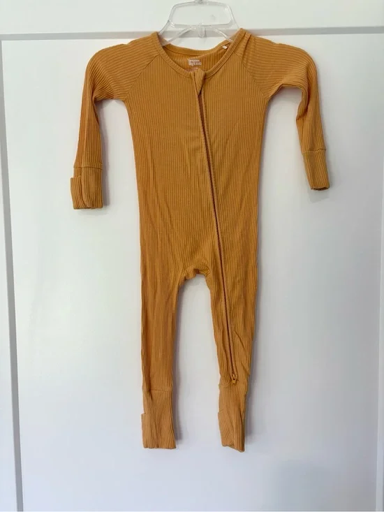 Dream Big Little Co DBL Yellow Solid Ribbed Bamboo Zippy 6/12 months