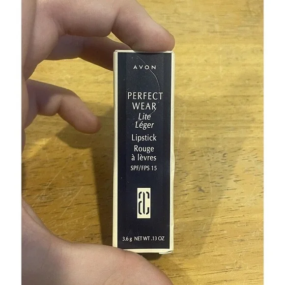 NEW AVON‎ Perfect Wear All Day Comfort Lipstick Honeysuckle