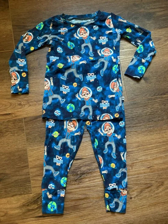 Bums & Roses x Blippi