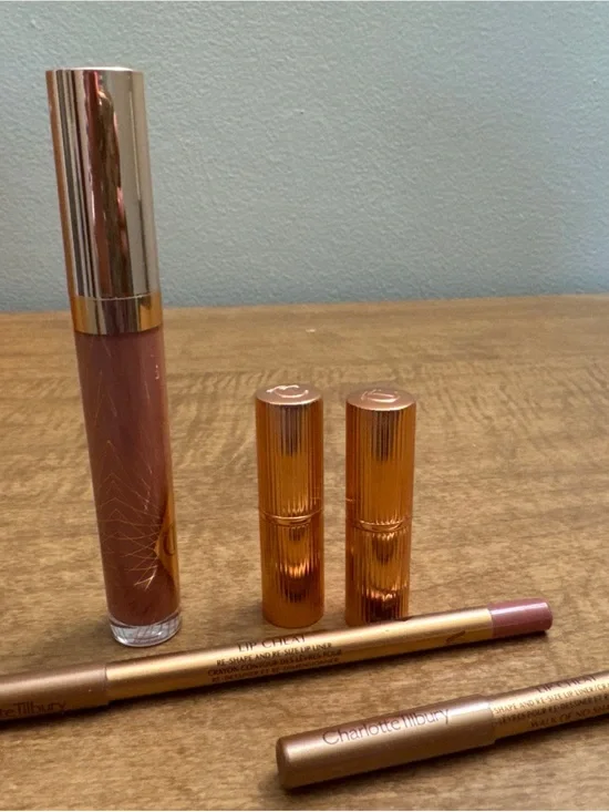 Charlotte Tilbury 5 Piece Set Rose-Gold Lip Collection in Nude Pink & Warm Rose
