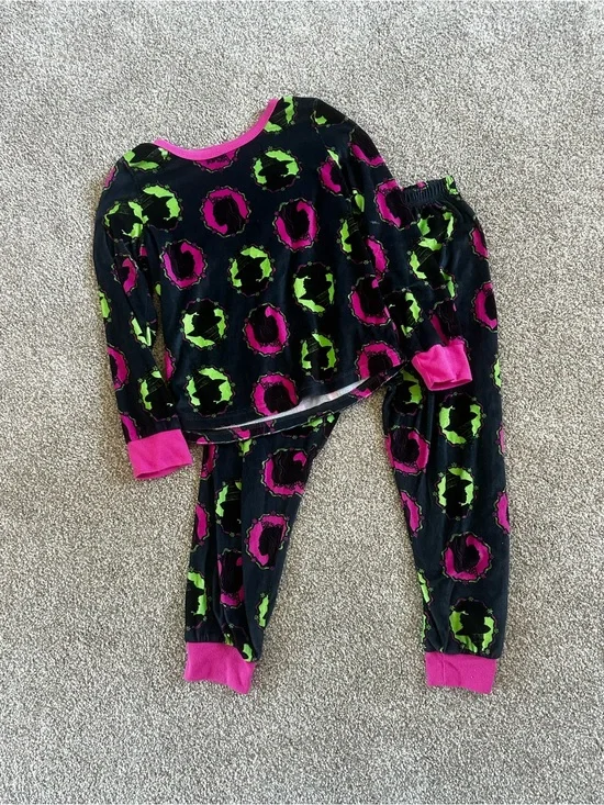 Wicked Girls 2-Piece Pajama Set – Size 8 – Elphaba & Glinda Silhouette Print