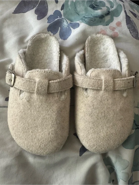 Gap Clog Slippers