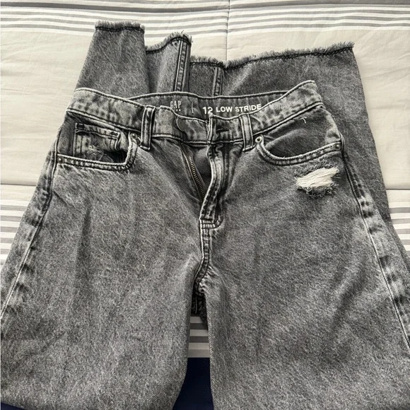 GAP Black Washed Distressed Low Rise Mom Jeans