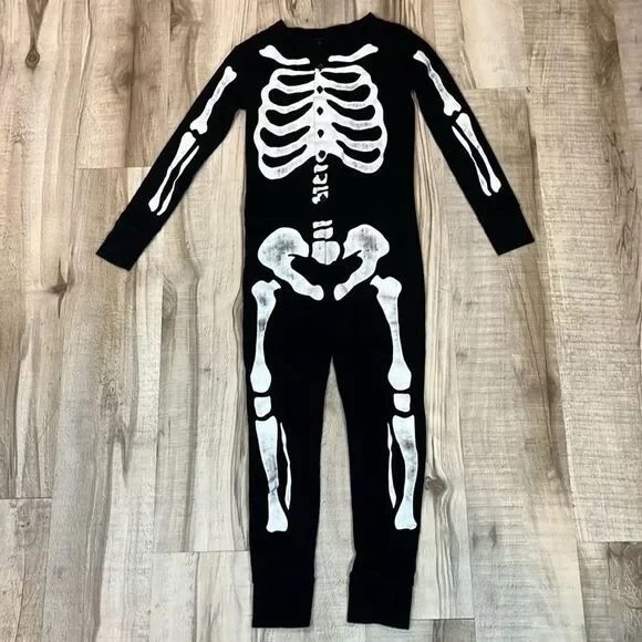 Old Navy glow in the dark skeleton onesie size medium