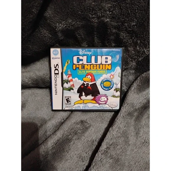 Nintendo DS Club Penguin‎