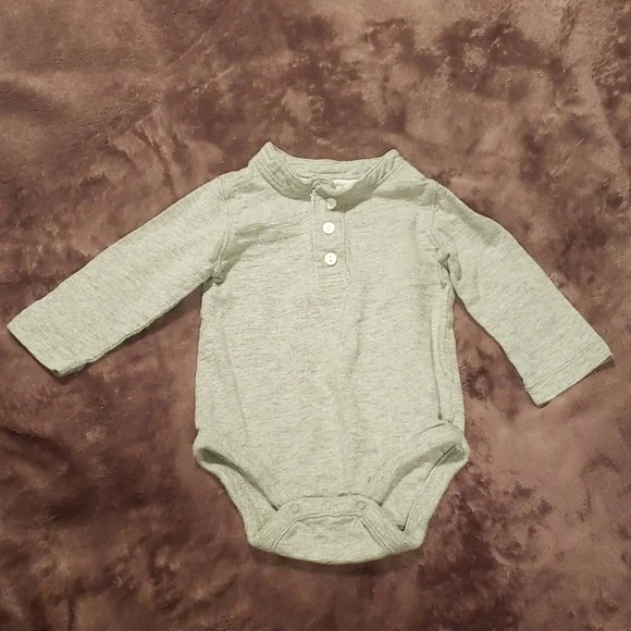 Baby‎ long sleeve onesie