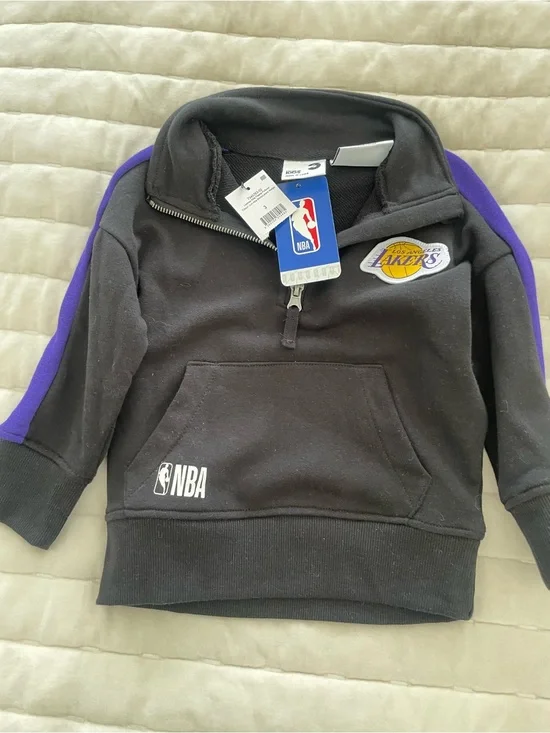 3T Lakers sweatshirt