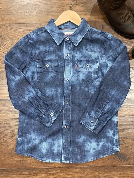 Levi’s Boys’ Barstow Acid Wash Long Sleeve Button Down Western Shirt Size 7