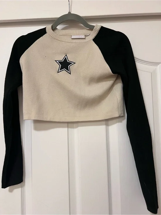Star Cropped Long-Sleeve  Top - Youth Large