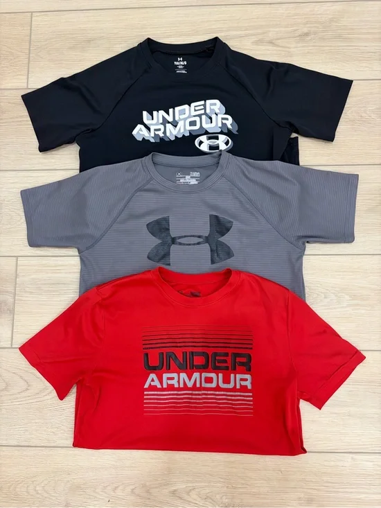 Under Armour Boys Athletic Lot of 3 Short Sleeve Tech Shirts - Black, Gray, Red