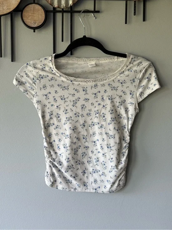 SHEIN White Crop Top with Blue Floral Print