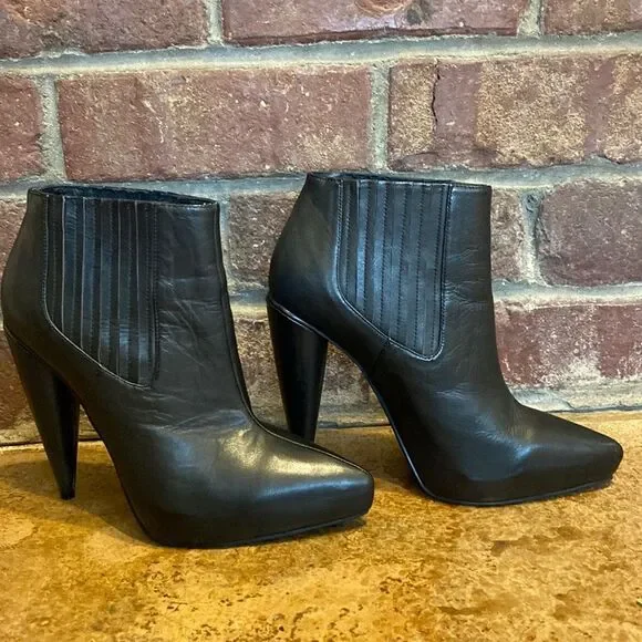 Jeffrey Campbell Women's Loveland Black smooth Leather‎ heeled Booties