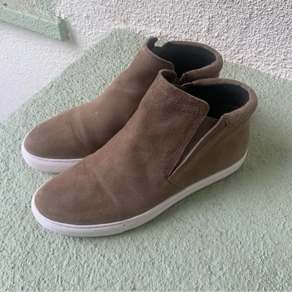 Kenneth Cole Taupe Suede Pull On Kieran Ankle Boots Size 8.5