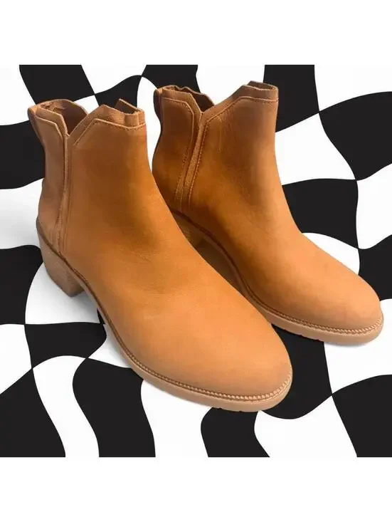 Tom’s Hailey Tan leather ankle boots with a heel