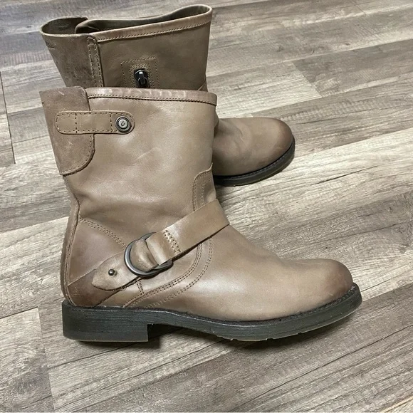 OluKai Taupe Brown Leather Ankle Boots