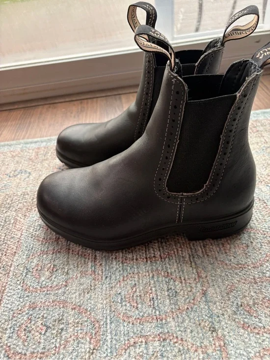 Blundstone Women’s Origionals #1448 in Voltan Black size 6.5