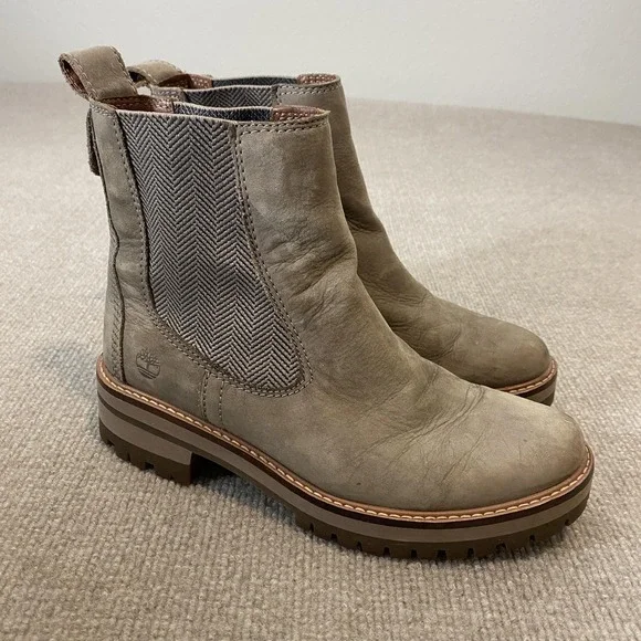 Timberland Chelsea Boots Womens Size 7.5 Tan Nubuck Ankle Lug Sole A1RRK