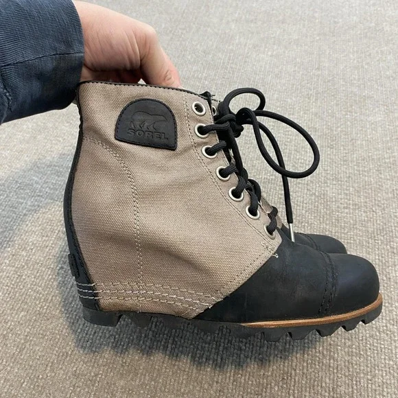 Sorel Boots Womens Size 6.5 Beige Canvas Leather Wedge Ankle Lace Up NL2174-238