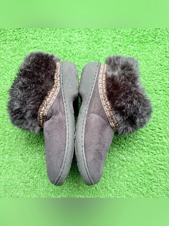 Isotoner Black Faux Suede Plush Faux Fur Bootie Slippers Women's US 7.5 – 8