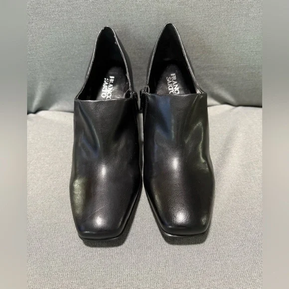 Franco Sarto black faux leather dress booties W/square toe and block heel 9.5