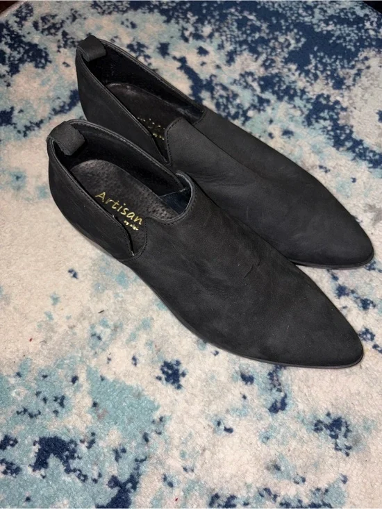 Artisan By Zigi Black Pointed Slip-On Women’s Boots