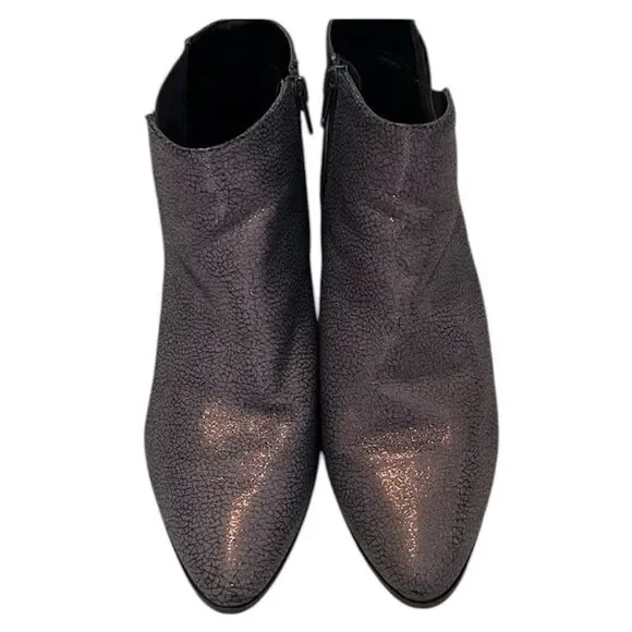 Qupid size 7 super cute ankle booties brown back and 2 tone front small heel EUC