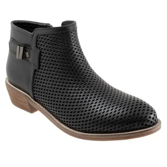Softwalk Rimini Perf Womens Black Ankle &‎ Booties Boots Size 8 M New !