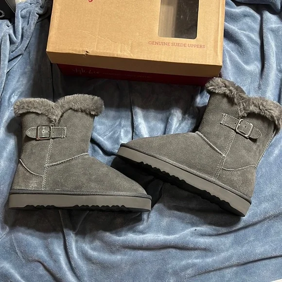 NEW in box STYLE & Co. genuine suede gray boots size 6