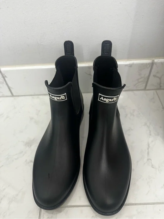 Asgard Black Women's Chelsea Rain Booties