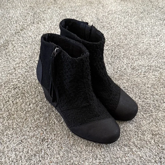 Toms Women’s Avery Ankle Booties Black 9M
