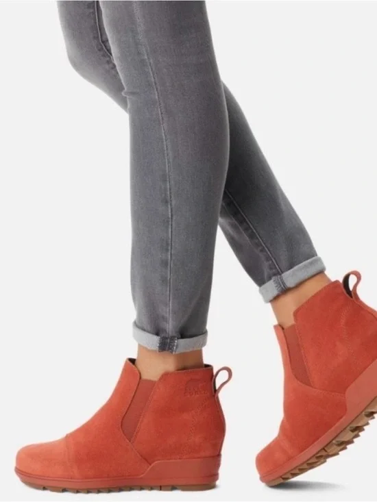 Sorel boots Evie Pull On Chelsea Warp Red Orange waterproof suede size 8