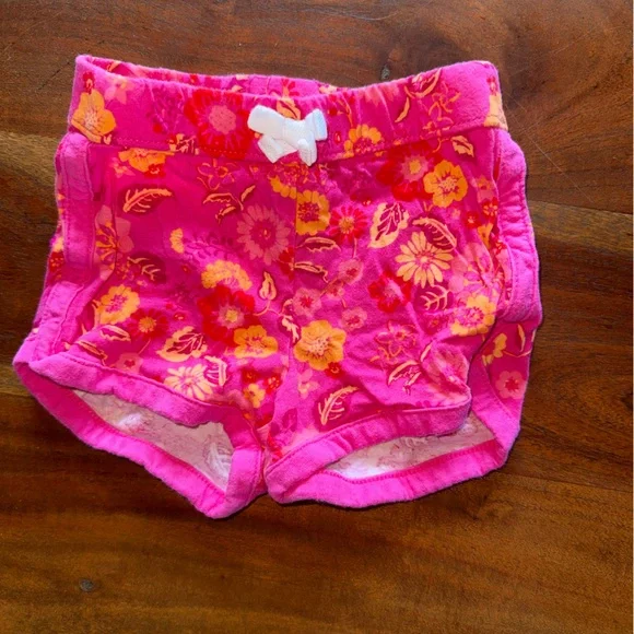 Carters shorts 9M‎