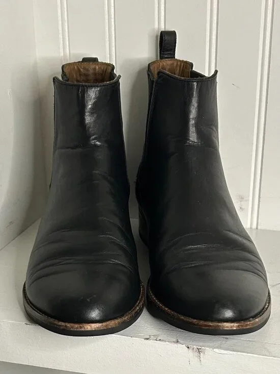 Thursday Boot Co. Black Leather Chelsea Women ‘s Boots Size 10.5 USThursday Boot