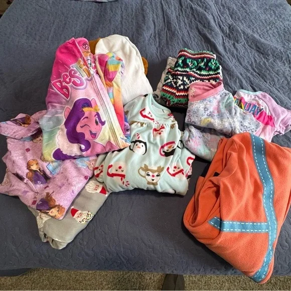 Bundle of 13  Kids Pajamas. Size Kids Small