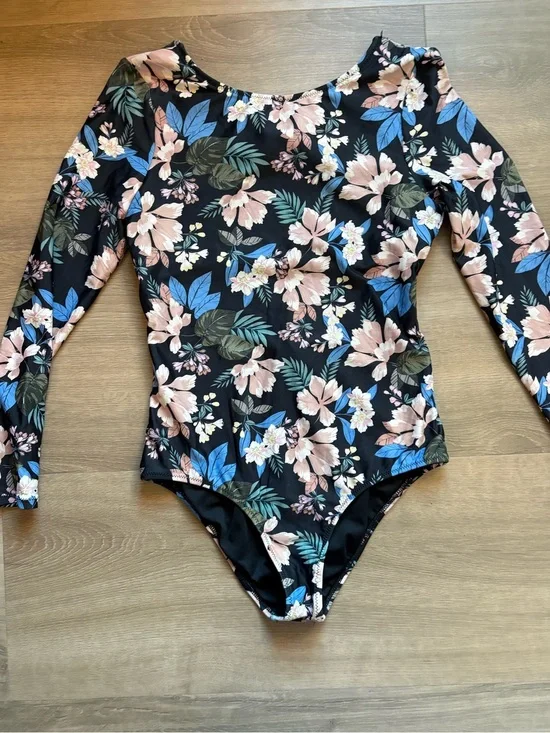 O’Neill Floral Black, Pink and Blue Rash Guard Swimsuit- size XL