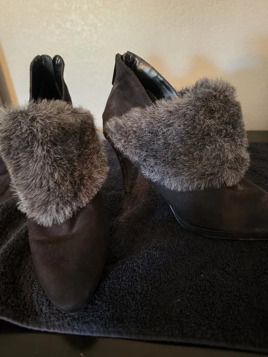 Faux Fur Trim Suede Ankle Boots - Gray