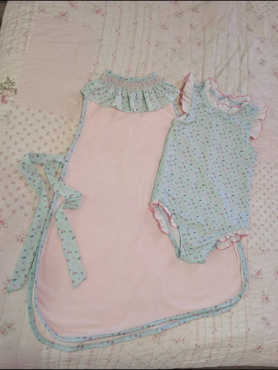 Edgehill Collection Swimsuit Set