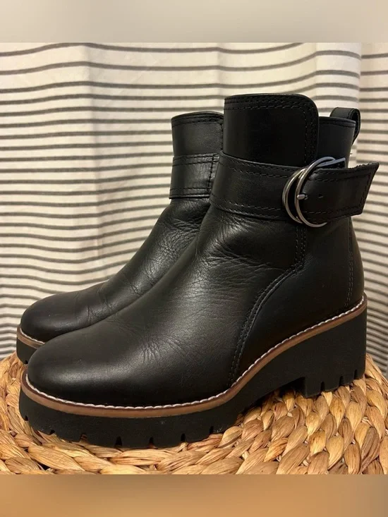 Blondo Black Leather Platform Ankle Booties with Buckle Strap