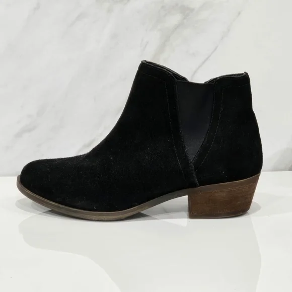 Kensie | Garry Black suede stacked heel booties size 8