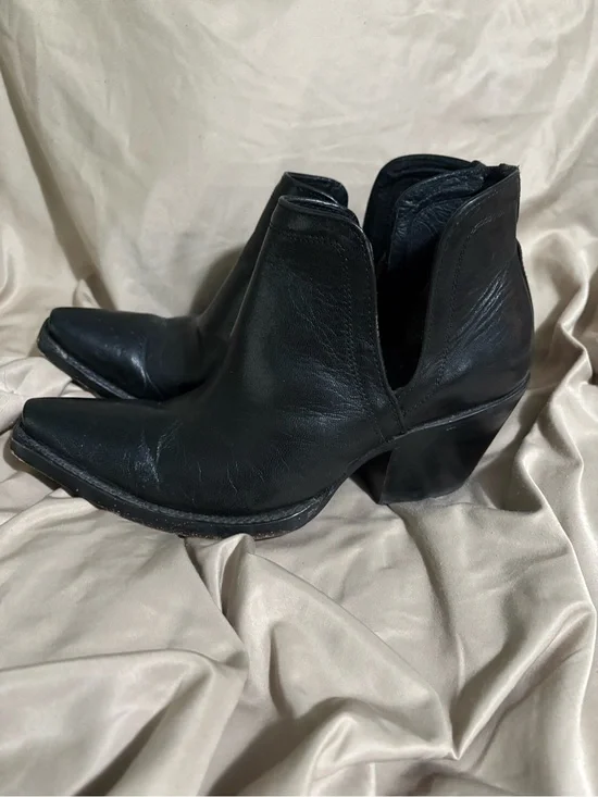 Ariat Black Leather Pointed Ankle Booties