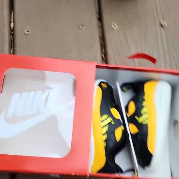 Nike Black and‎ Yellow Sneakers