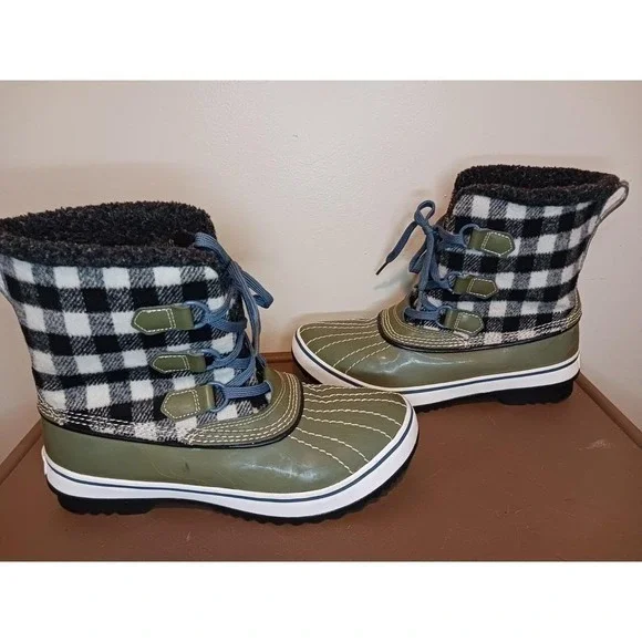 Gorpcore Granola Plaid Green Black‎ Ankle snow rain boots 7 booties