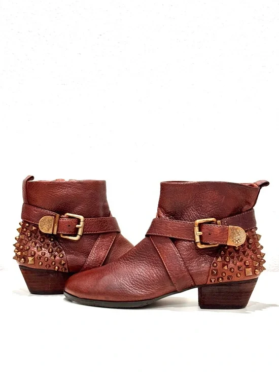 Vince Camuto Western brown leather Marcin Studded ankle booties 8.5B