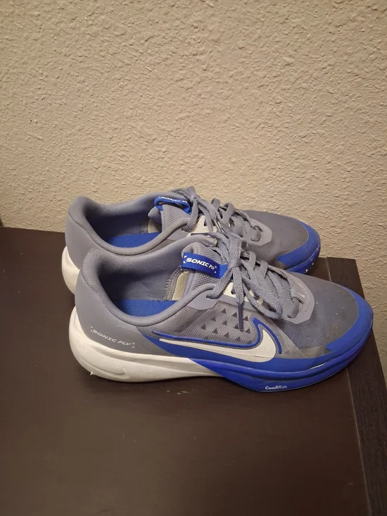 Nike Boys Shoes in Gray and Blue Size 5