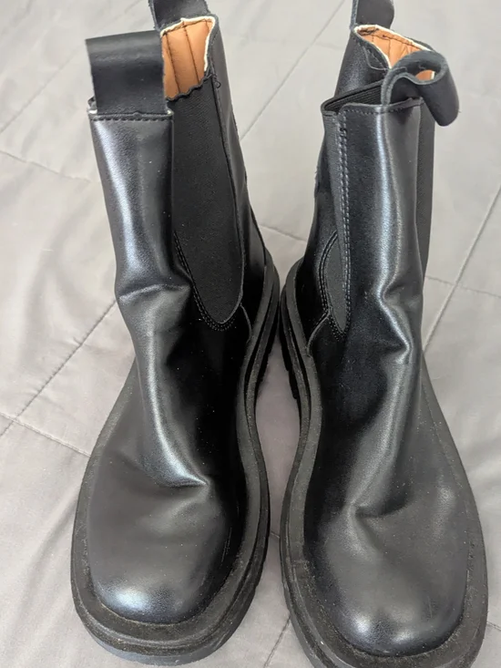 Black Men's Chelsea Boots - Classic Slip-On Leather Style
