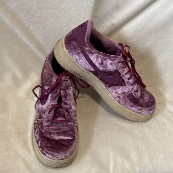 Nike Air Force 1 LV8 GS 